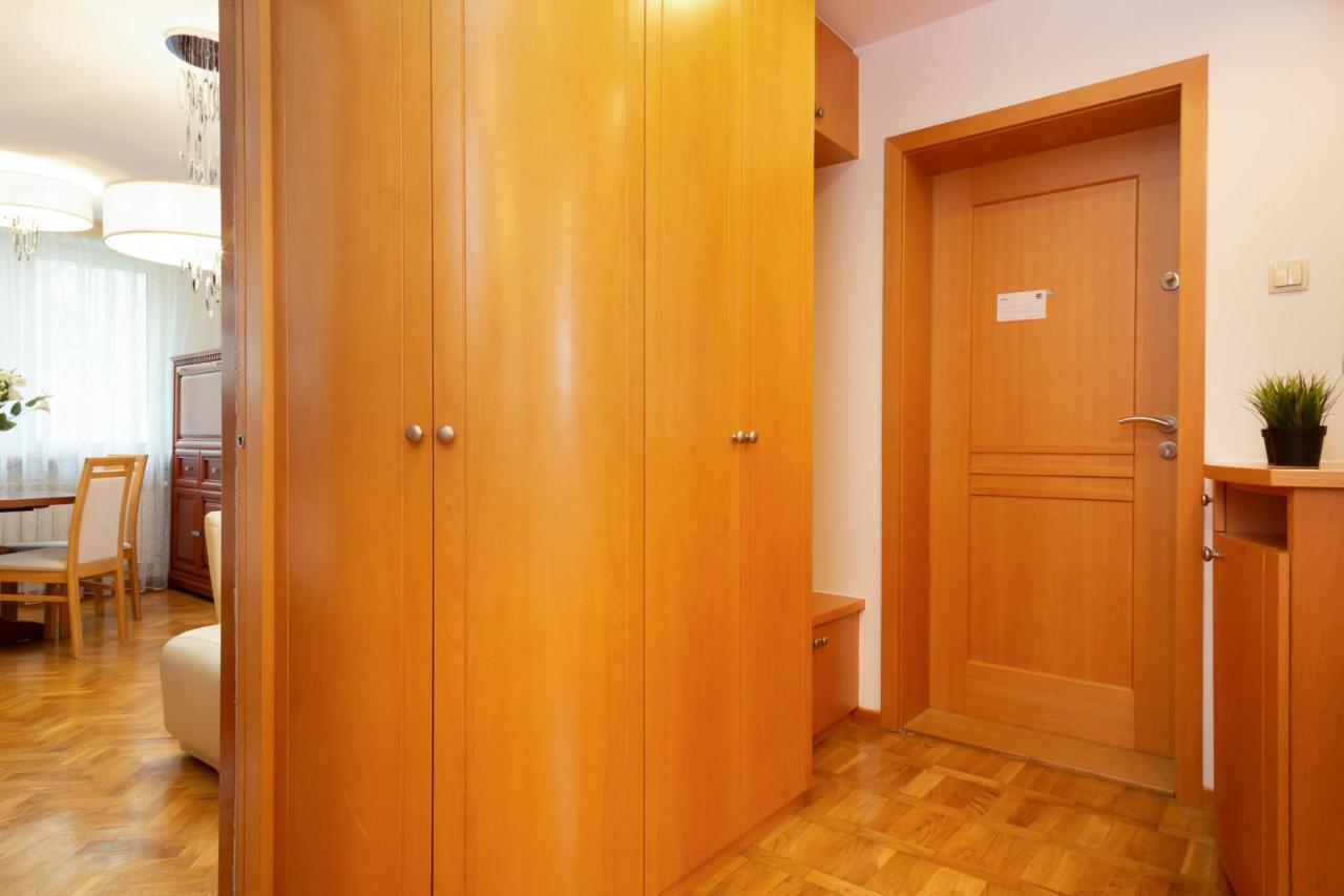 Two-Bedroom Family Apartment Esperanto Next To Klif By Noclegi Renters Varşova Dış mekan fotoğraf